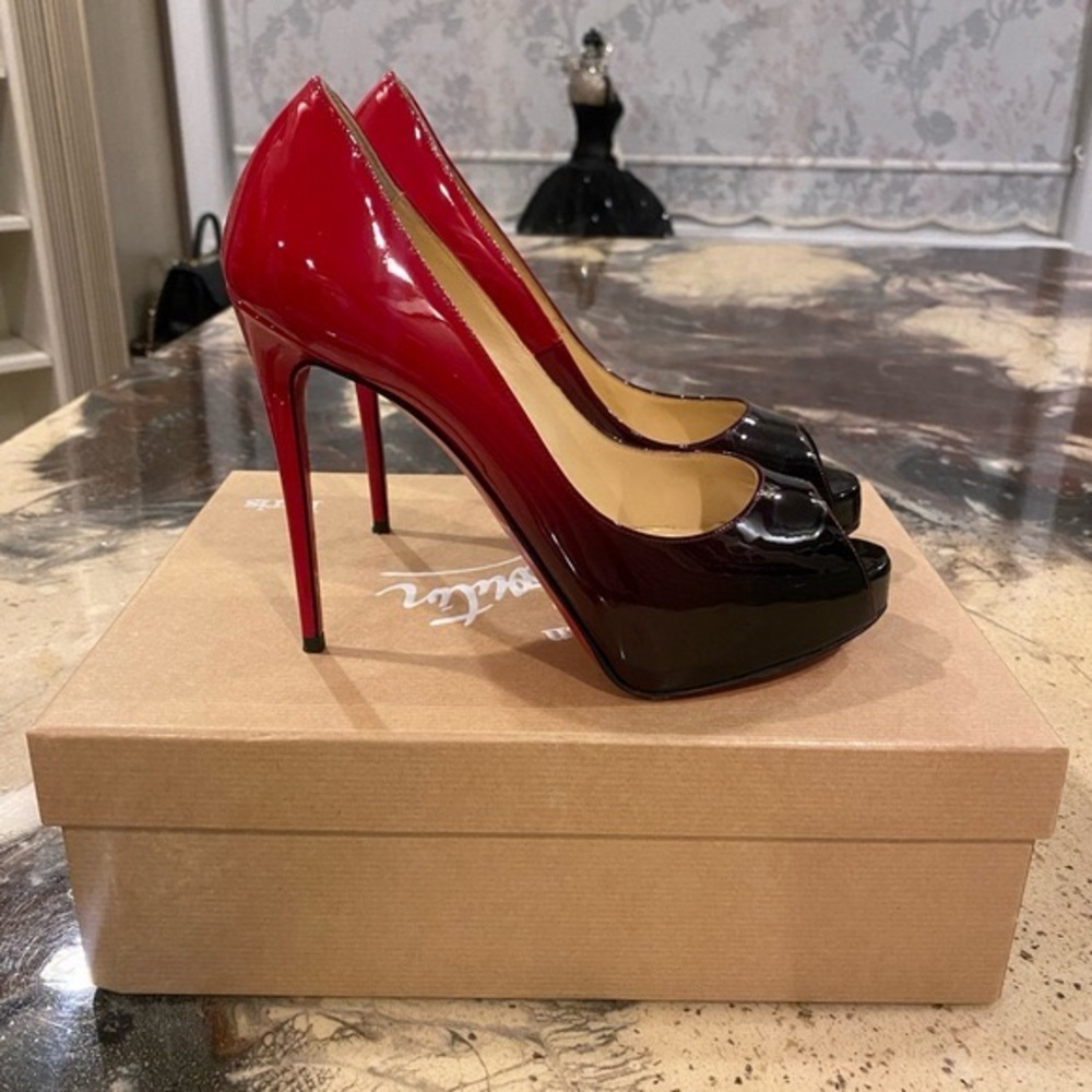 AUTHENTIC Christian Louboutin Very Prive 120mm Patent Sz US 5.5 / EU 35.5